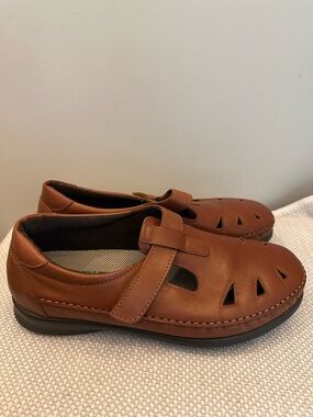 SAS Roamer Women’s 9 WW 2W Wide Leather Shoes Brown Leather Comfort Hook & Eye